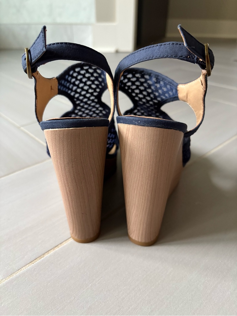 Lucky Brand Remmy Platform Wedges - Picture 4 of 8